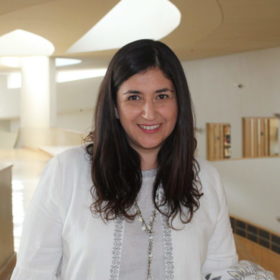 Lorna Cortés | Directora (i) 